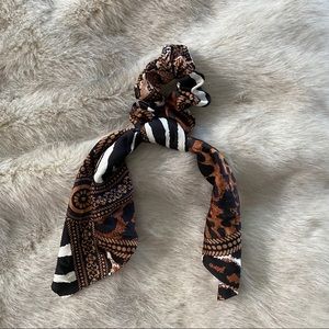 Urban Outfitters Tie Scrunchie